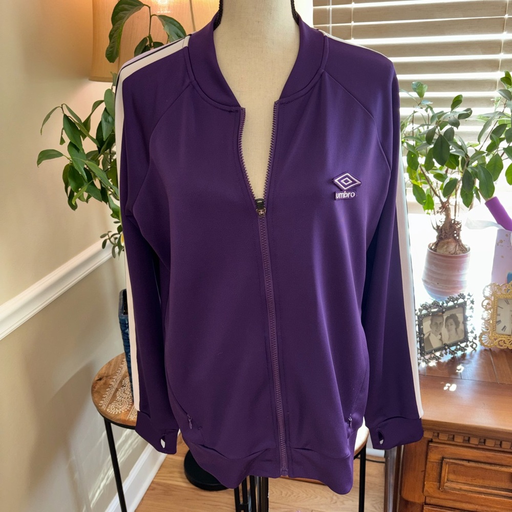 Women’s~Umbro Tech Fleece Jacket ⚽️